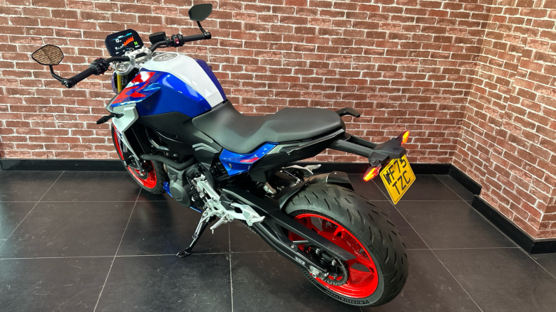 BMW F900 R (25MY)